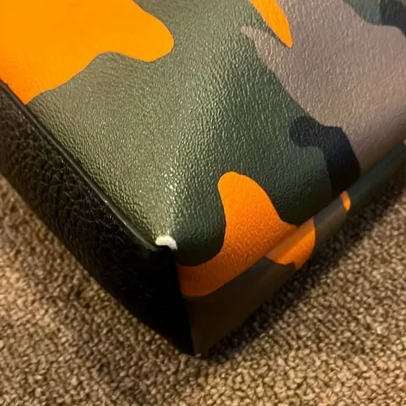 Large Coach in Camouflage ShoulderBag - Picture 15 of 15